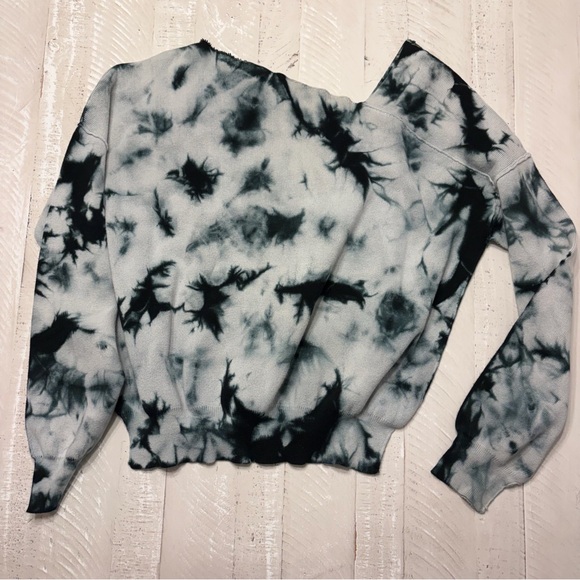 Line & Dot Tops - Line and Dot women’s asymmetrical off shoulder black tie dye sweater size medium